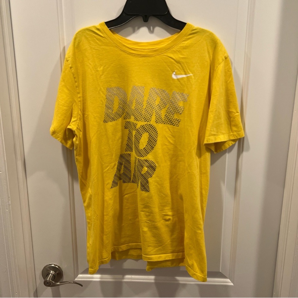 Nike Men’s Yellow Athleisure T-Shirt